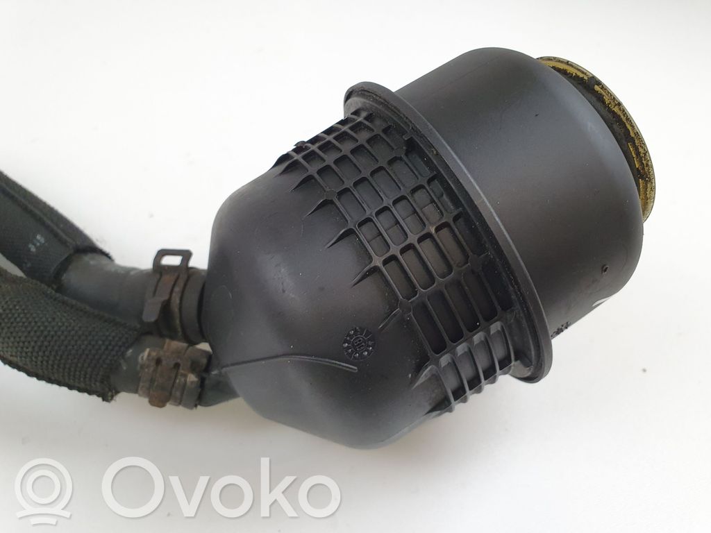 Audi A5 8T 8F Ohjaustehostimen nestesäiliö 