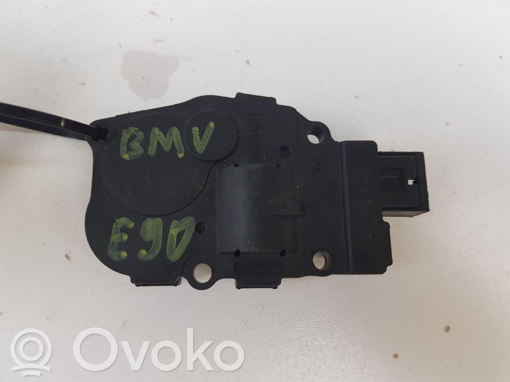 Moteur / actionneur de volet de climatisation   EFB332,11082009