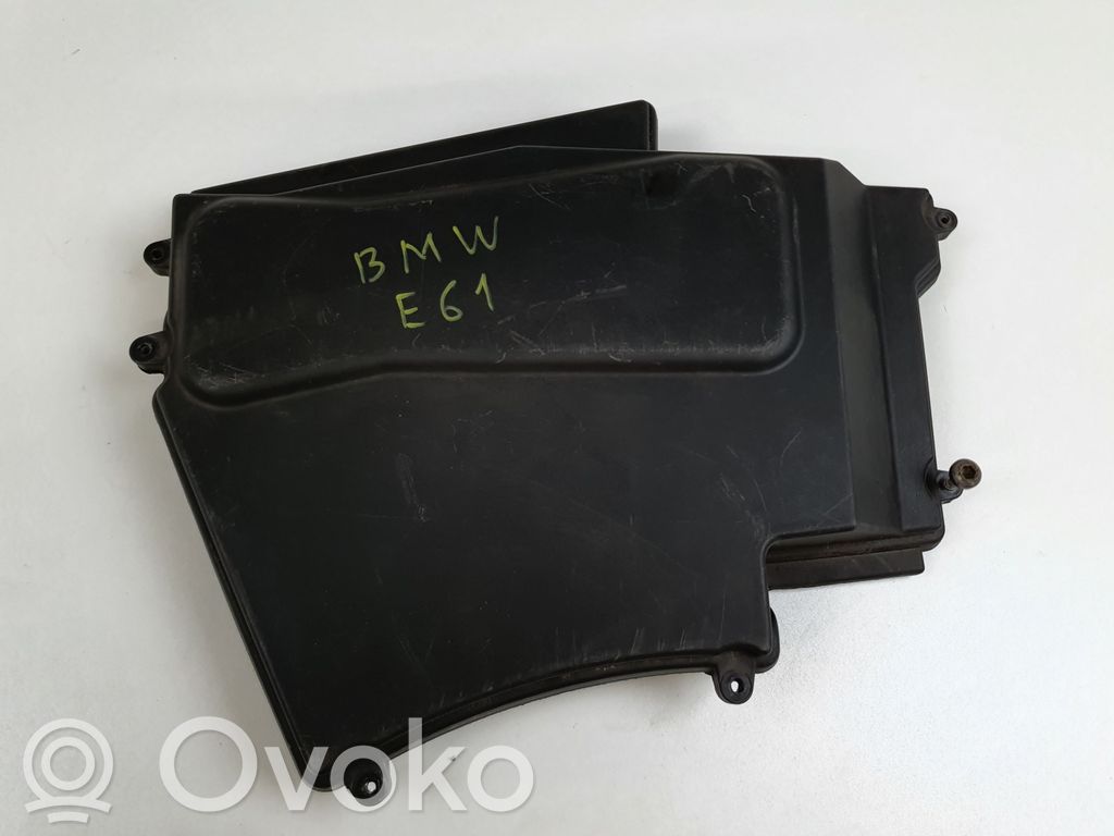 BMW 5 E60 E61 Dangtelis saugiklių dėžės 