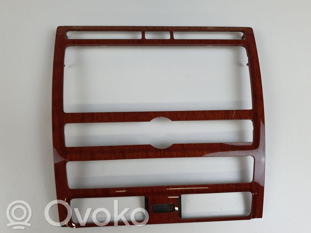 Volkswagen Phaeton Radio/GPS head unit trim 
