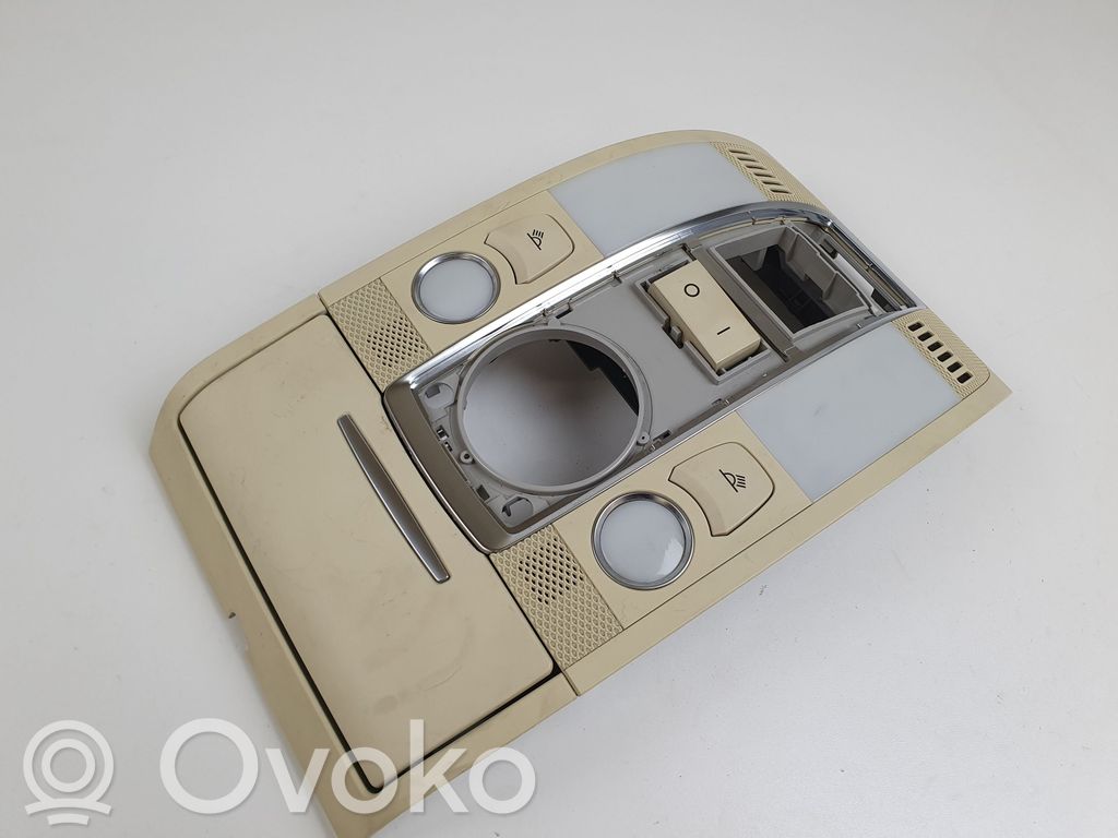 Audi A6 S6 C6 4F Etuistuimen valo 
