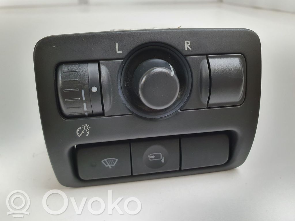 Wing mirror switch   159940