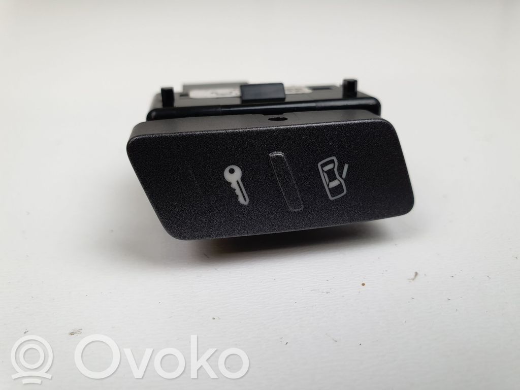 Volkswagen Phaeton Central locking switch button 