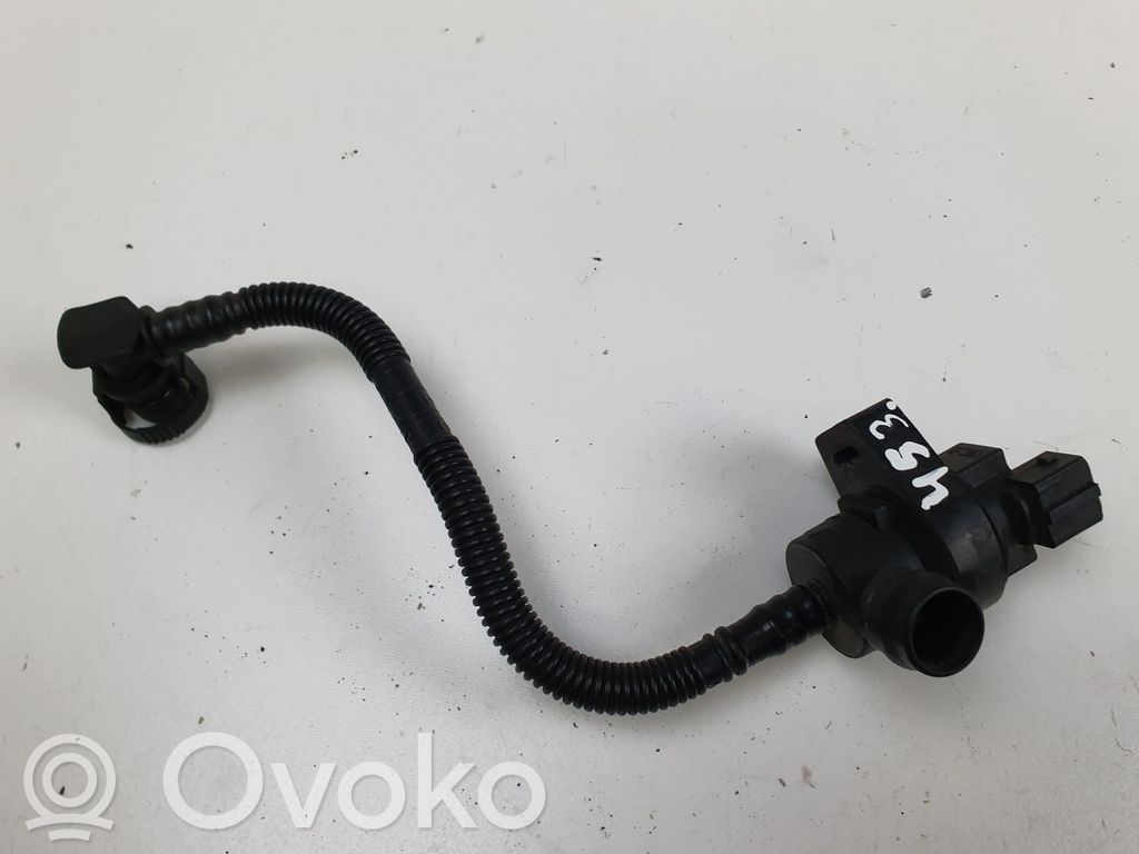BMW 1 E81 E87 Degalų bako vožtuvas 