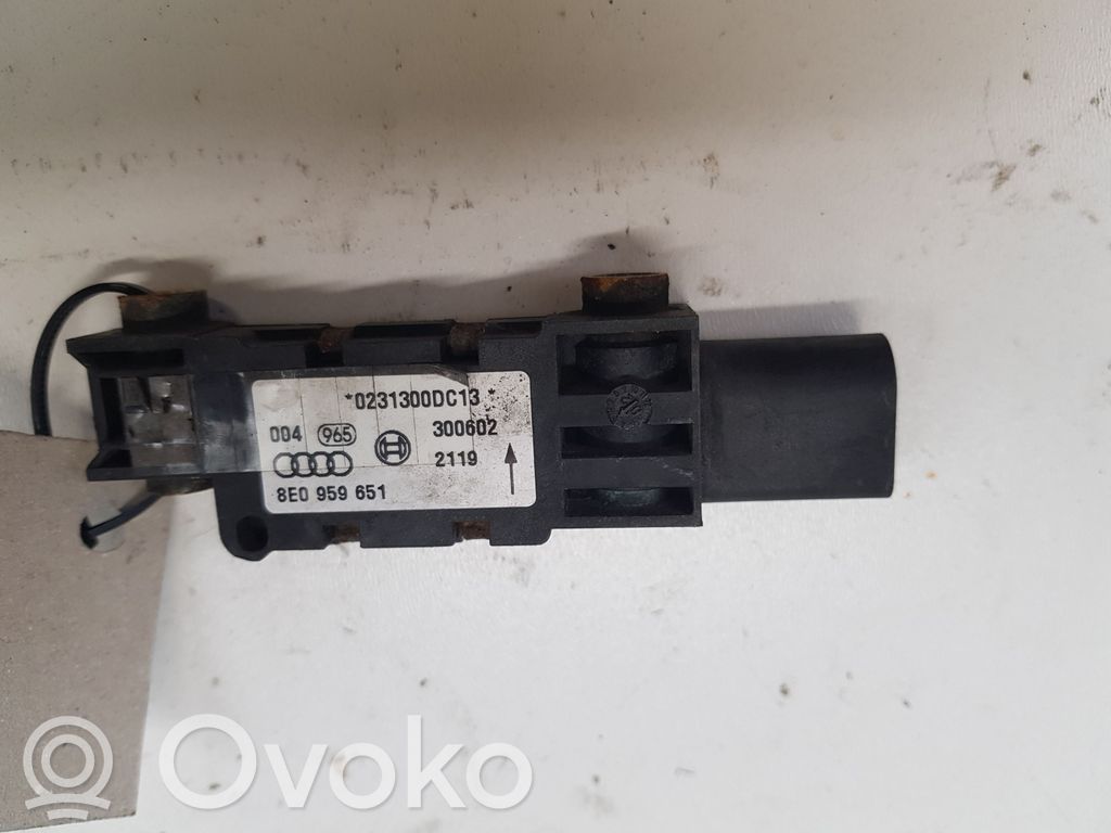 Audi A4 S4 B7 8E 8H Airbagsensor Crashsensor Drucksensor 