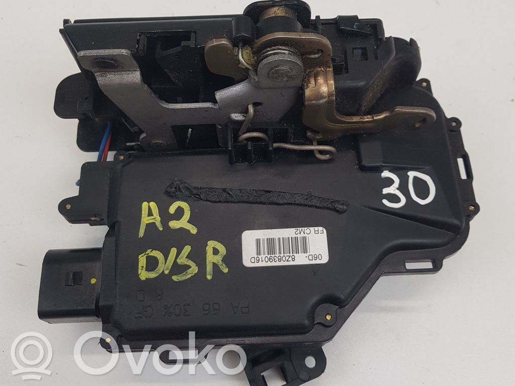 Audi A2 Aizmugurē slēdzene 