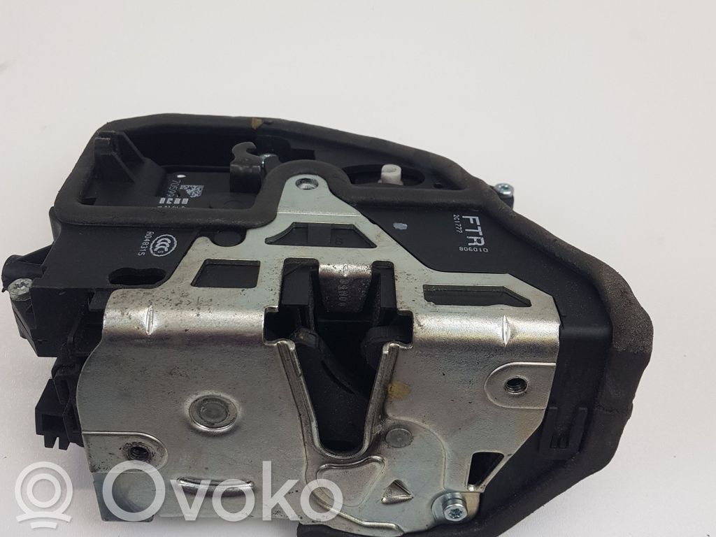 BMW 1 E82 E88 Front door lock 