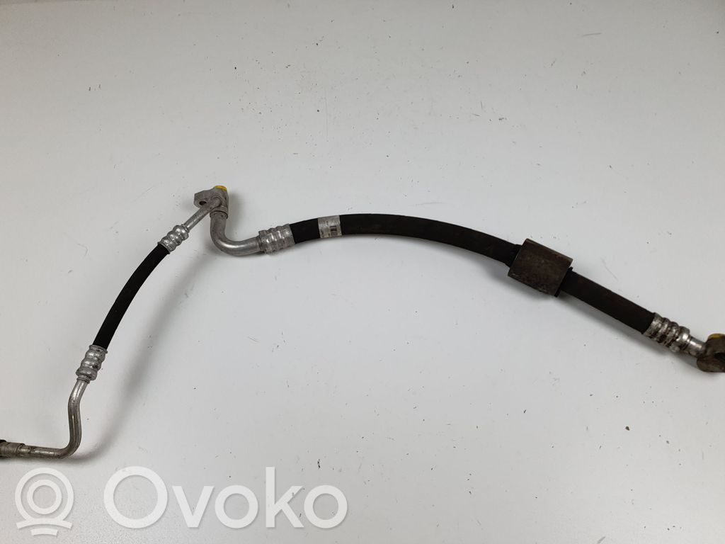 BMW 3 E90 E91 Ilmastointilaitteen putki (A/C) 