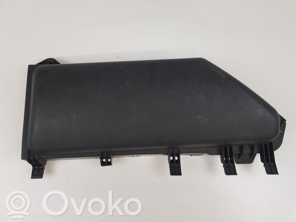 BMW 5 E60 E61 Oro mikrofiltro dangtelis 