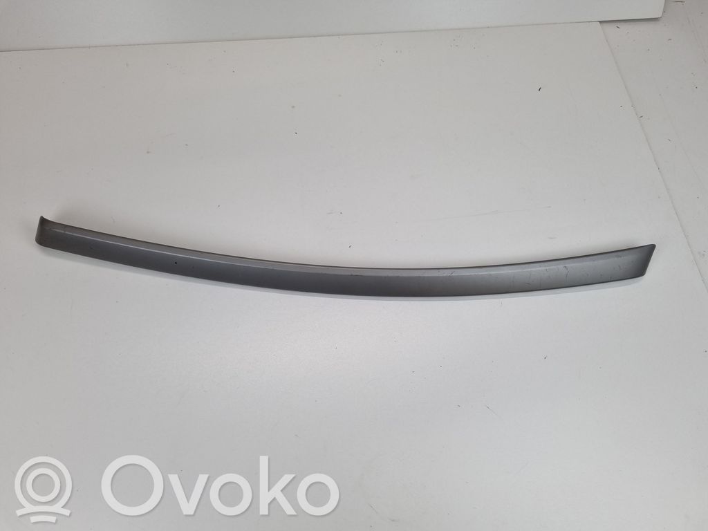 Rear door card trim   7121474