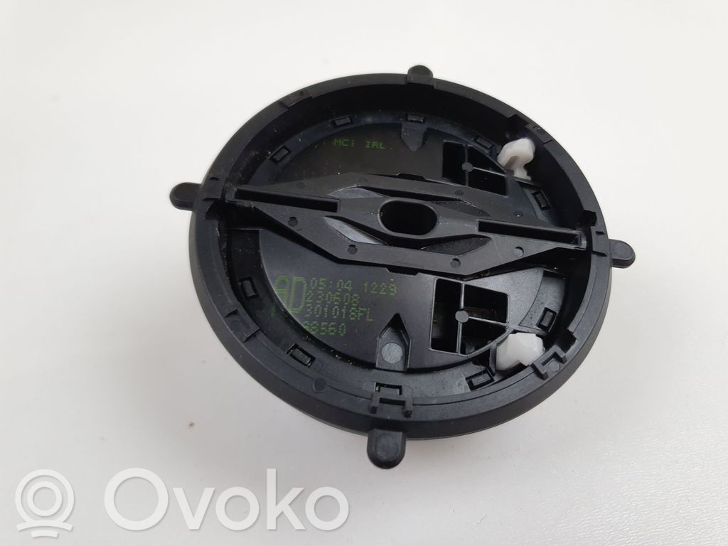 Spoguļa daļas   301018