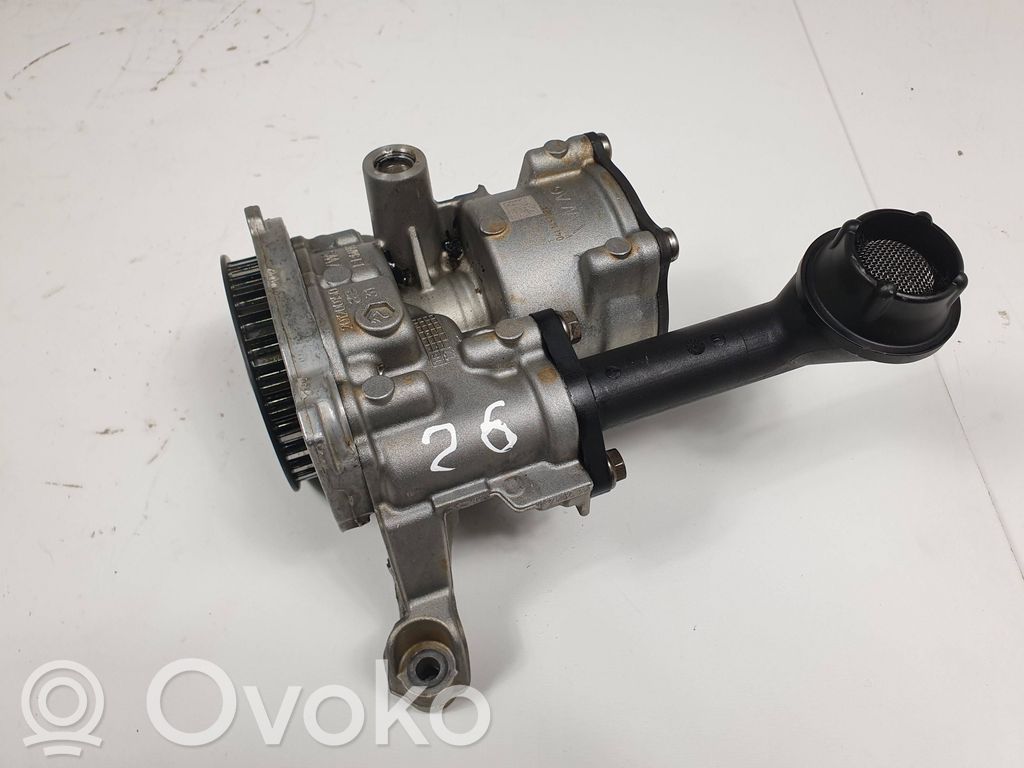 Volkswagen Golf VII Oil pump 