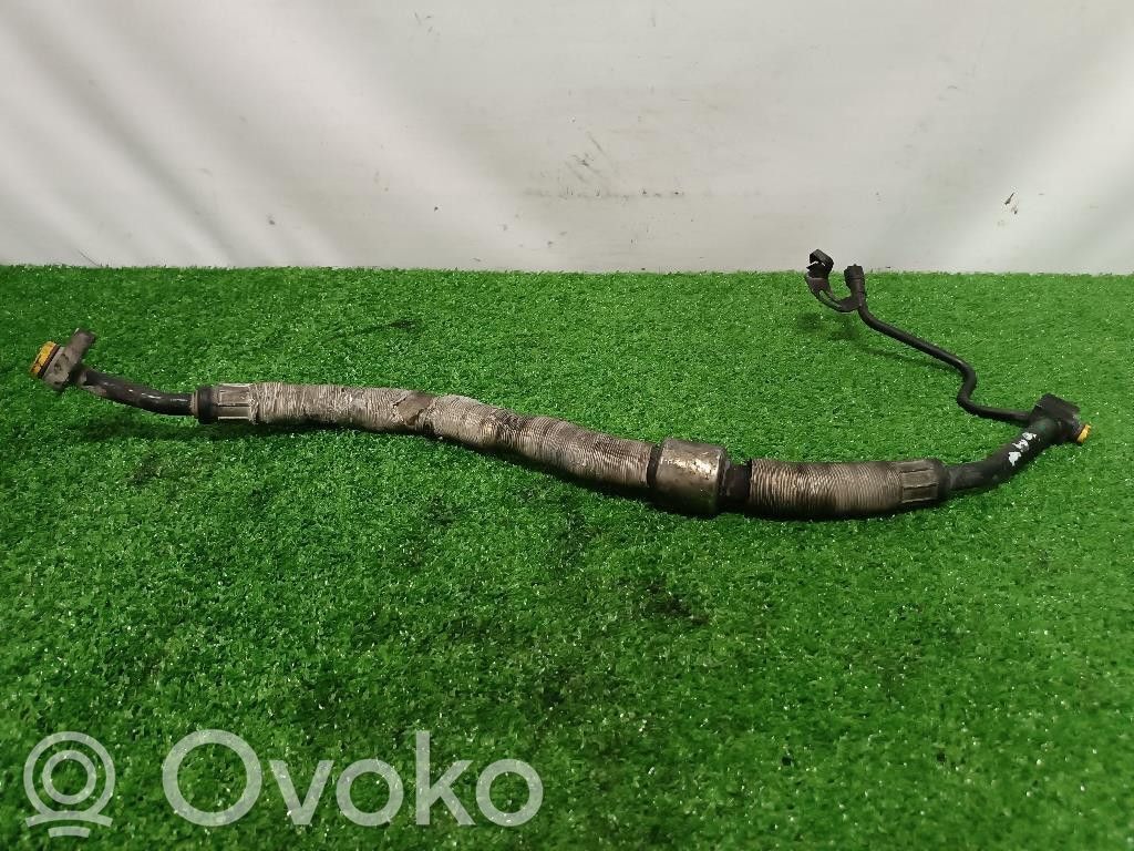 BMW 3 E46 Ilmastointilaitteen putki (A/C) 