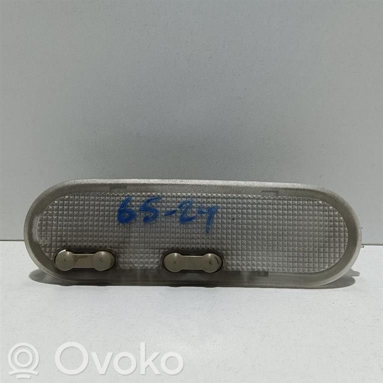Renault Clio III Priekinių vietų apšvietimo žibintas 
