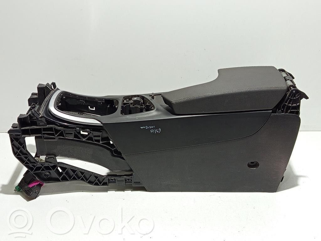 Opel Insignia A Center console 