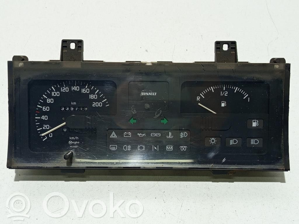 Renault Clio I Speedometer (instrument cluster) 