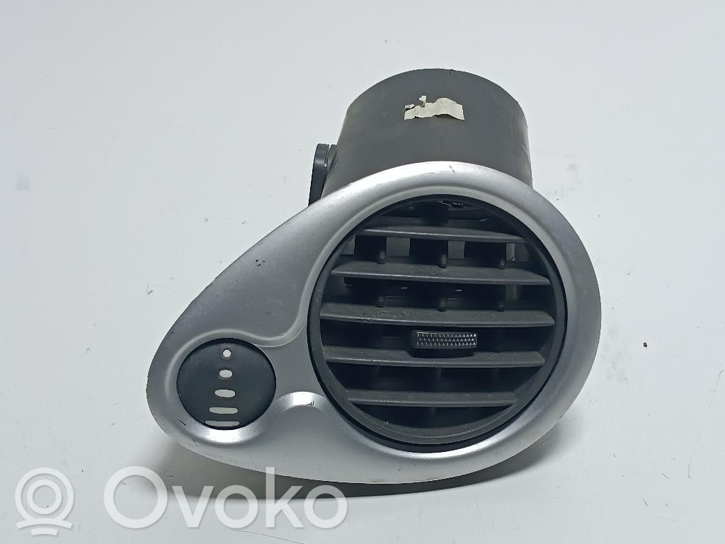 Renault Clio III Dashboard side air vent grill/cover trim 