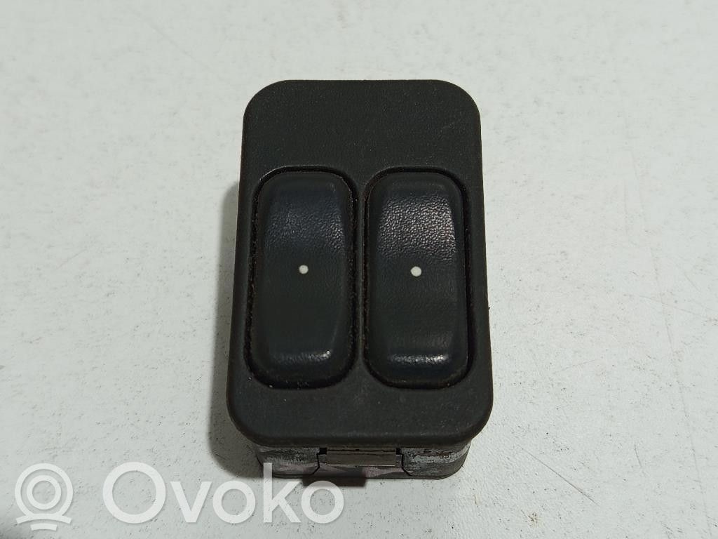 Opel Corsa C Elektrinių langų jungtukas 
