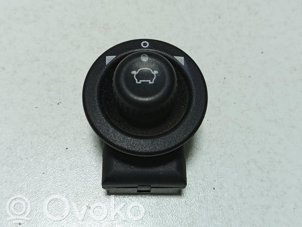 Ford Fiesta Wing mirror switch 