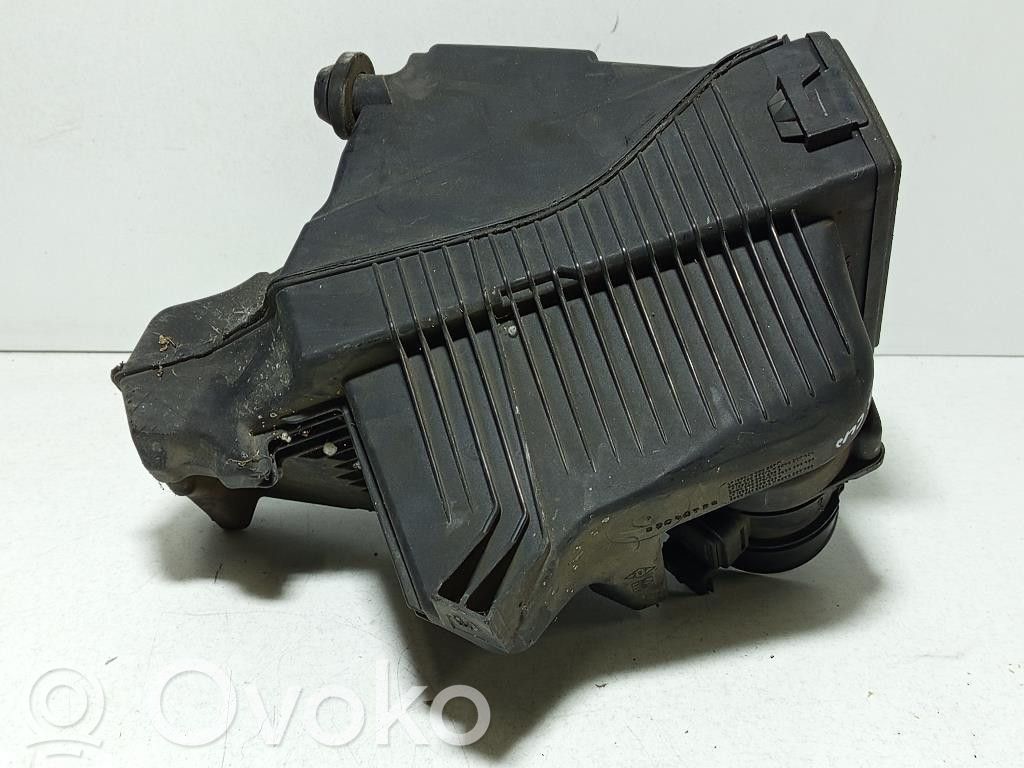 Renault Clio III Air filter 