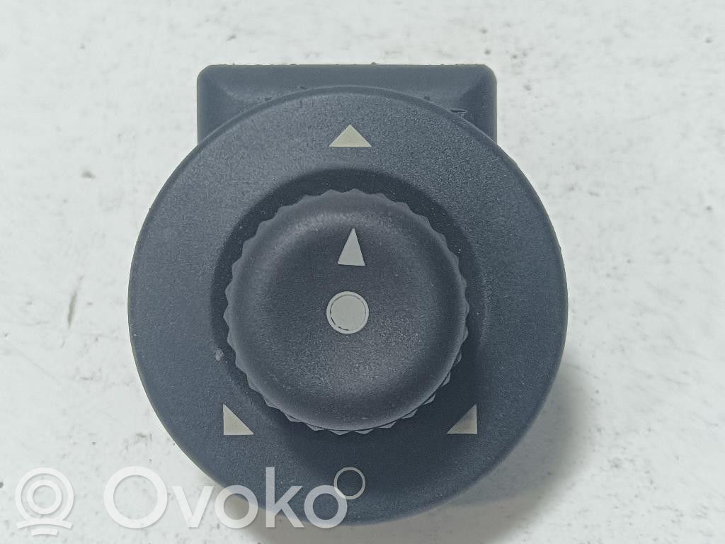 Citroen C3 Wing mirror switch 