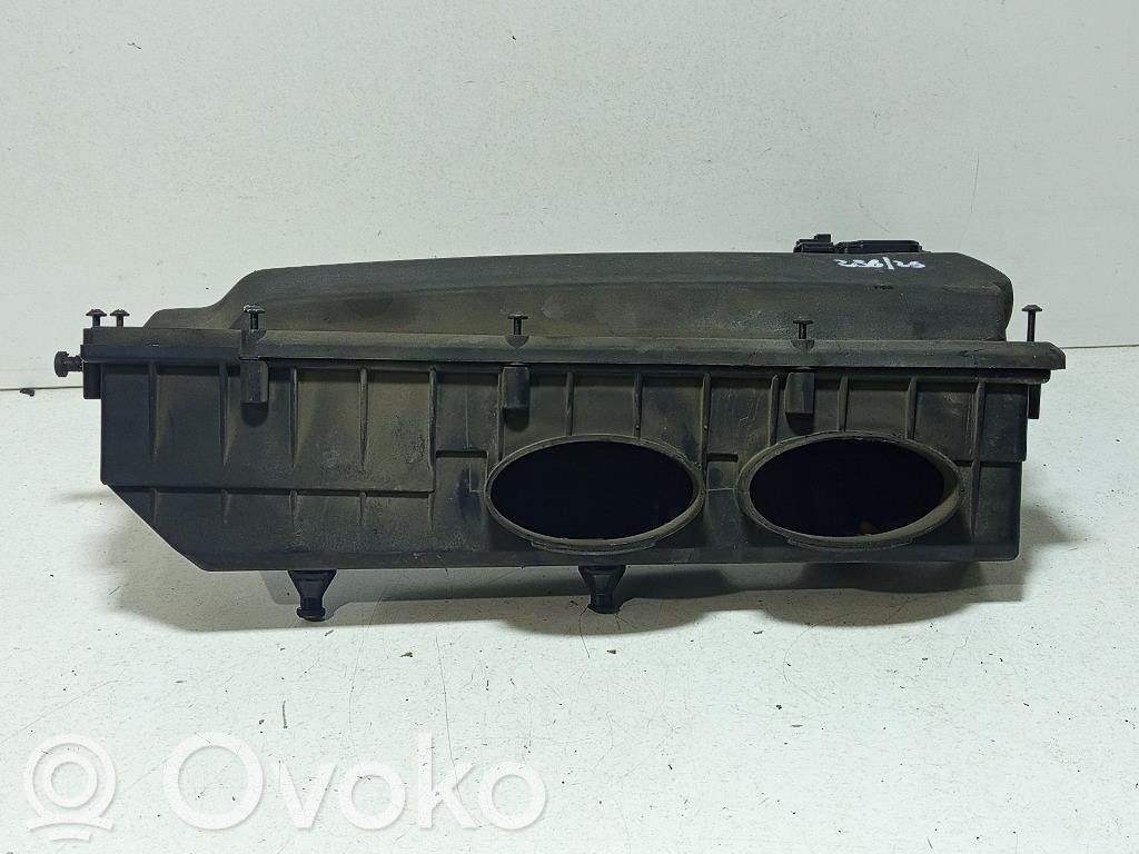 Jaguar X-Type Air filter 