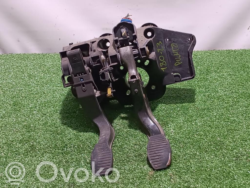 Fiat Punto Evo Assemblage pédale 