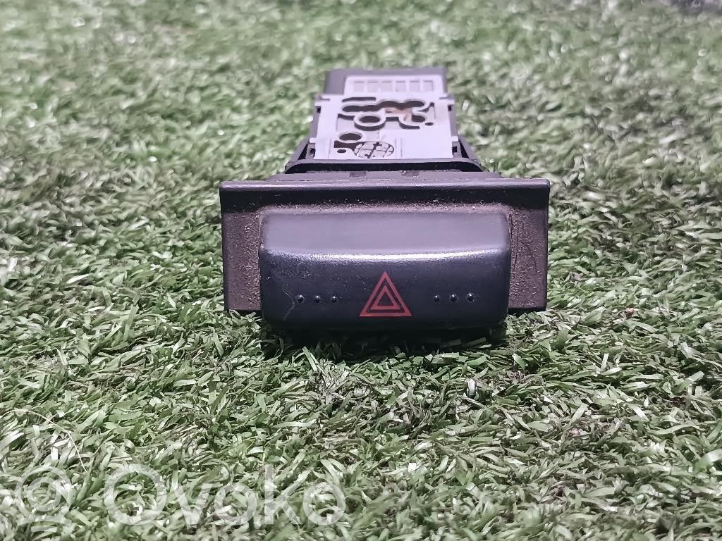 Mazda MPV II LW Botón interruptor de luz de peligro 