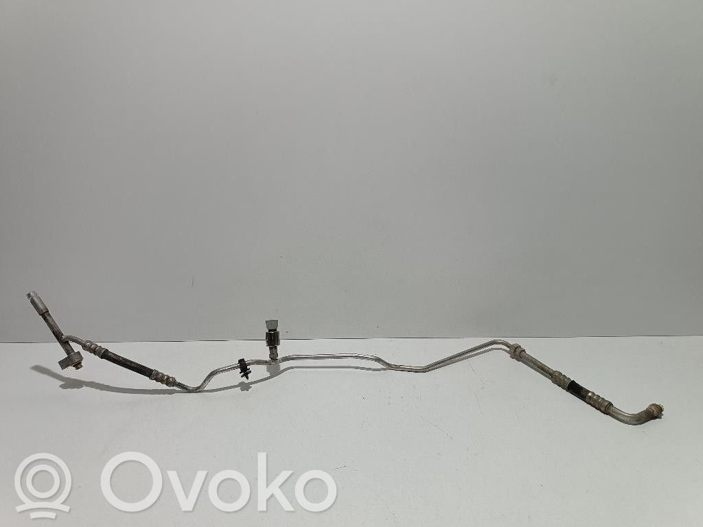 Ford Focus Ilmastointilaitteen putki (A/C) 
