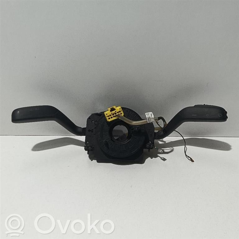 Skoda Fabia Mk2 (5J) Leva/interruttore dell’indicatore di direzione e tergicristallo 