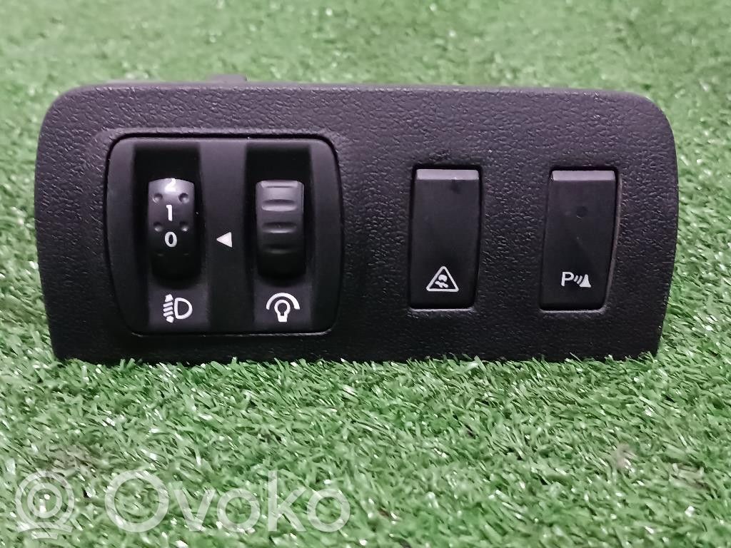 Renault Megane III Lukturu slēdzis 