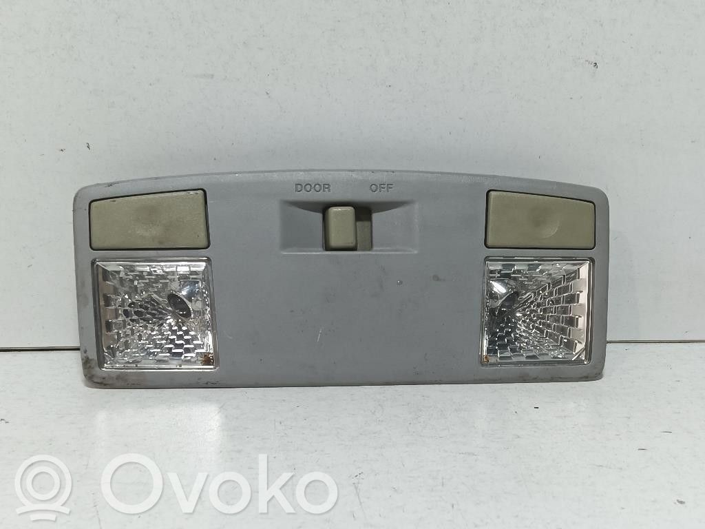 Etuistuimen valo   Y6