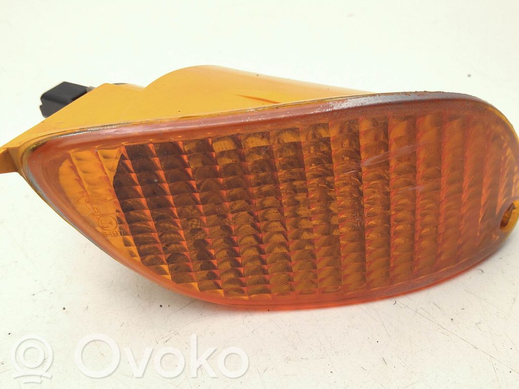 Ford Focus Front indicator light 