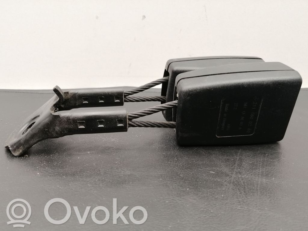 Mercedes-Benz E W211 Klamra tylnego pasa bezpieczeństwa 