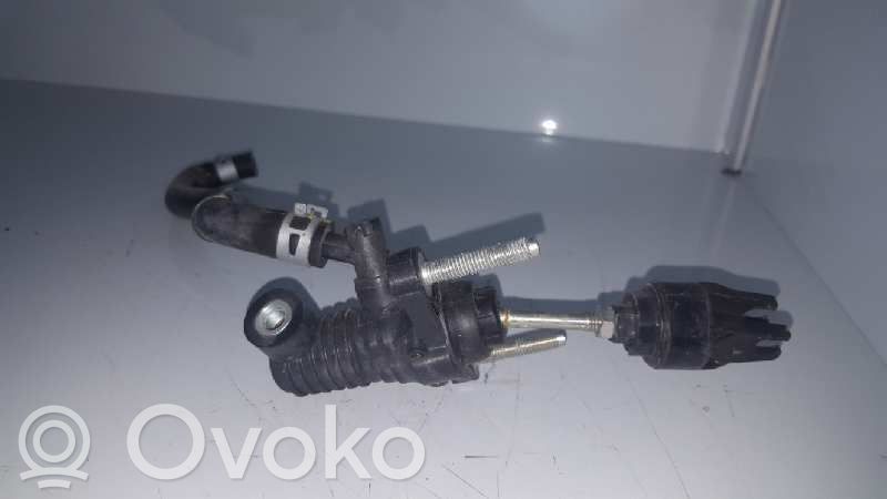 Toyota RAV 4 (XA30) Clutch master cylinder 