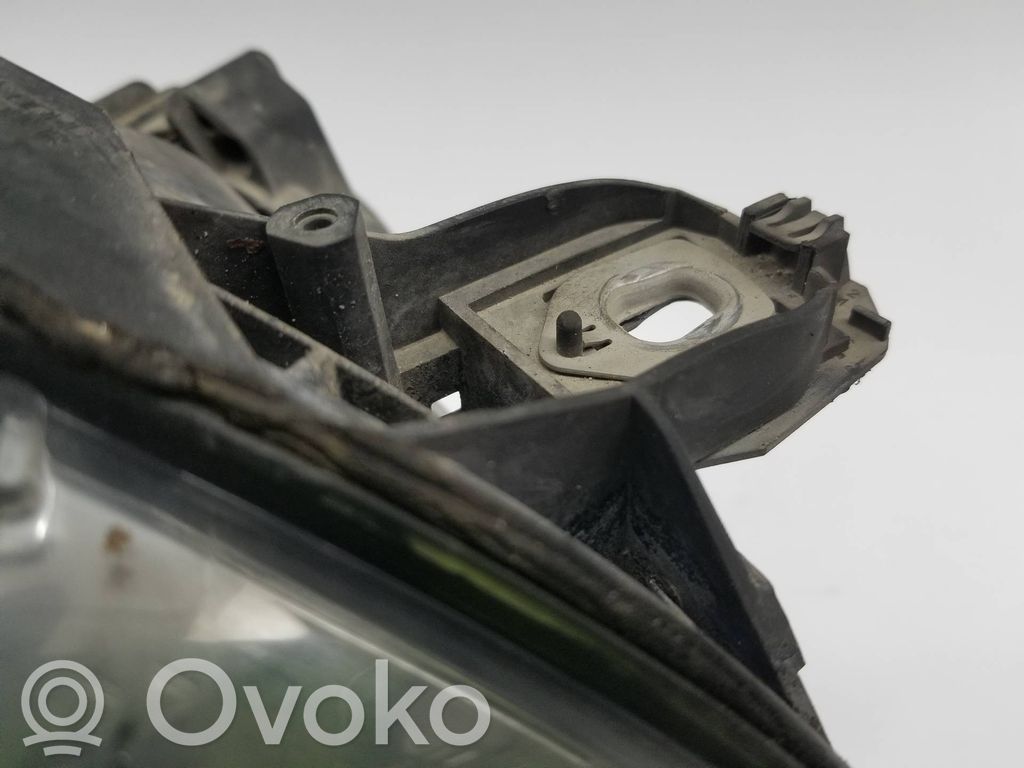 Mercedes-Benz B W245 Lampa przednia 
