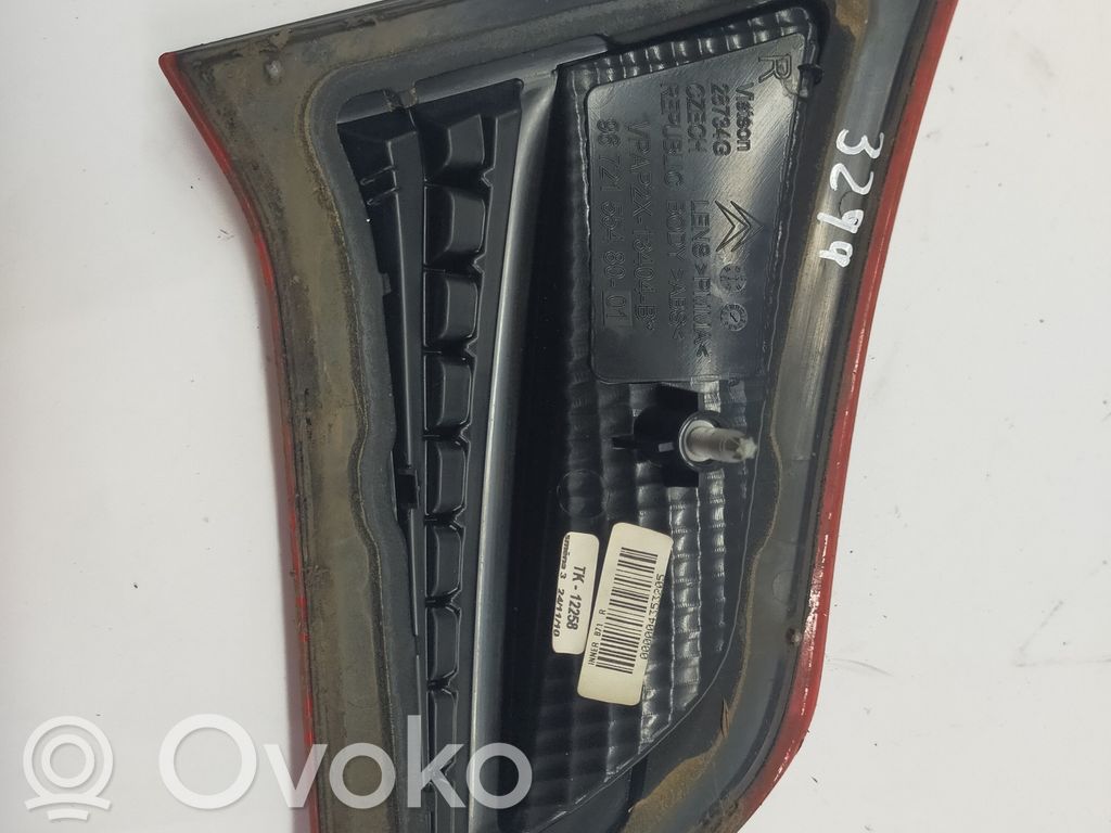 Citroen C4 II Lampy tylnej klapy bagażnika 
