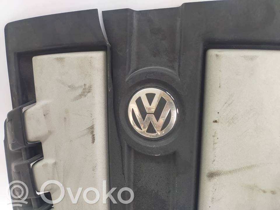 Volkswagen Touareg I Osłona górna silnika