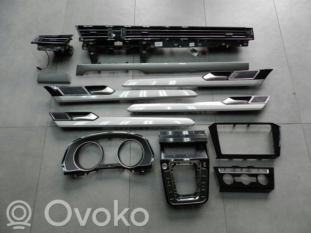 Volkswagen PASSAT B8 Ornament bord 