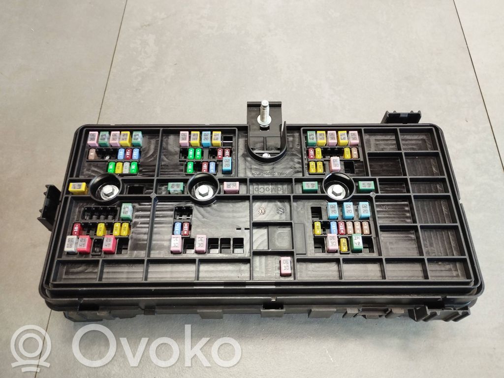 Volkswagen Amarok II Fuse box set 