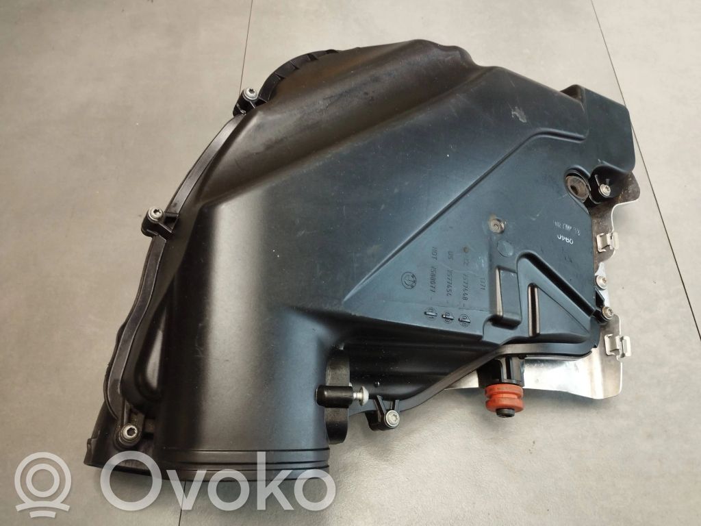 Air filter box   7577448