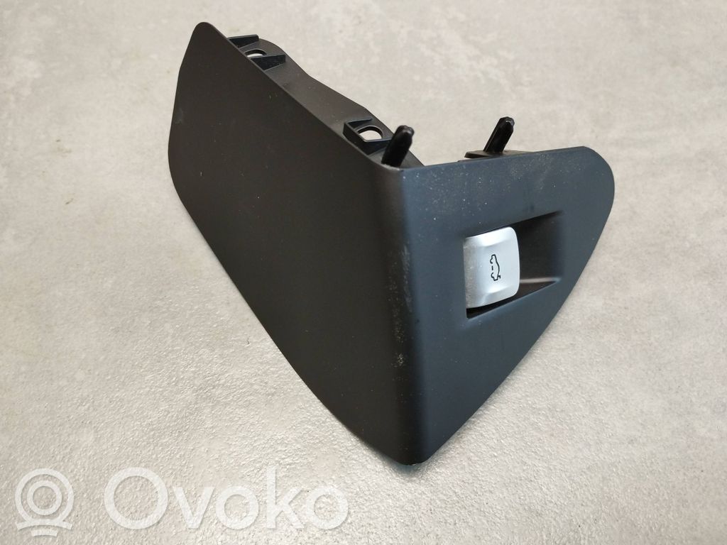 BMW 7 G11 G12 Tailgate/boot open switch button 