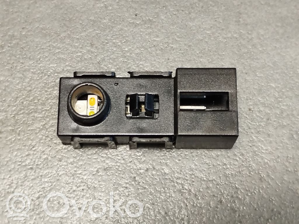 Audi A8 S8 D4 4H Inne oświetlenie wnętrza kabiny 