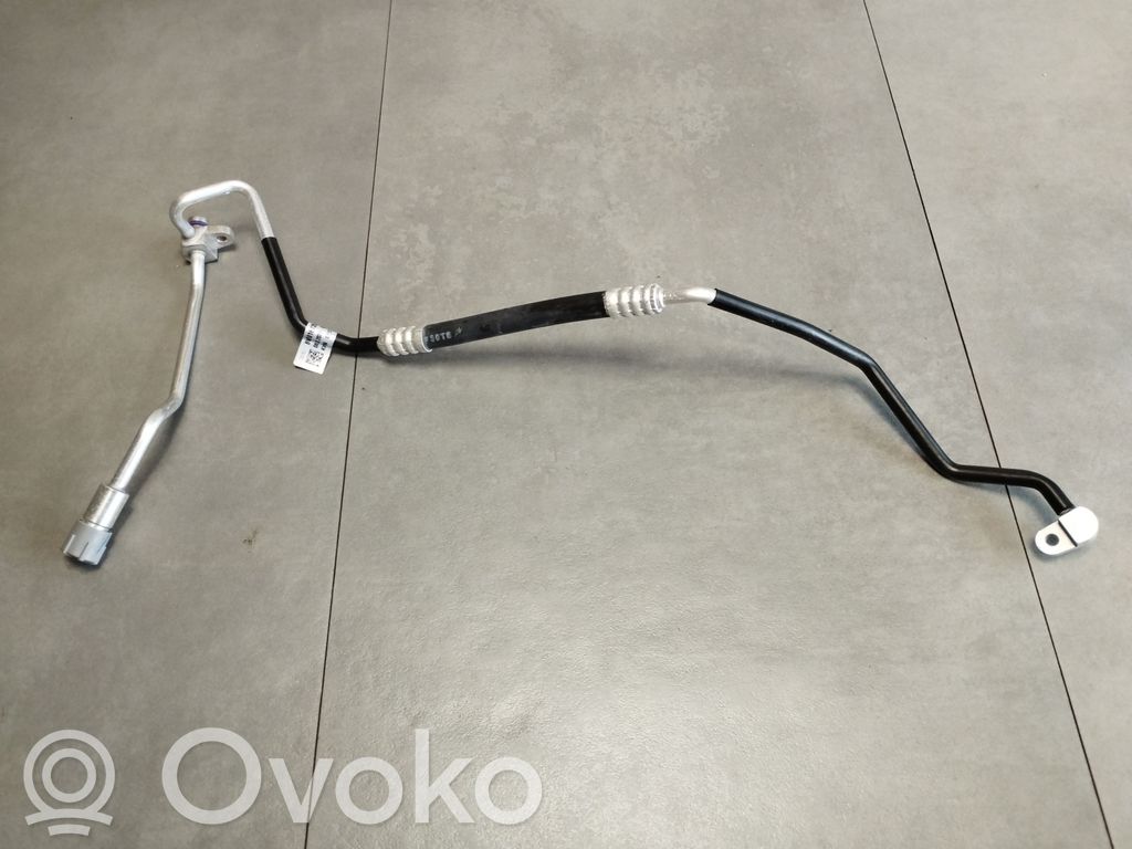 Audi A4 S4 B9 8W Tubo flessibile aria condizionata (A/C) 