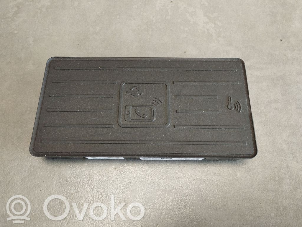 Audi A4 S4 B9 8W Wireless charging module 
