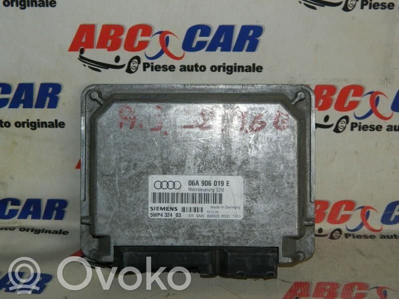 Unidad de control/módulo ECU del motor   06A906019E