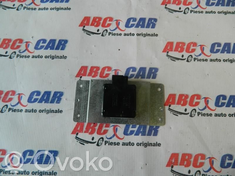 Antenna control unit   CN1T19H464AC,CN1T19H464AC