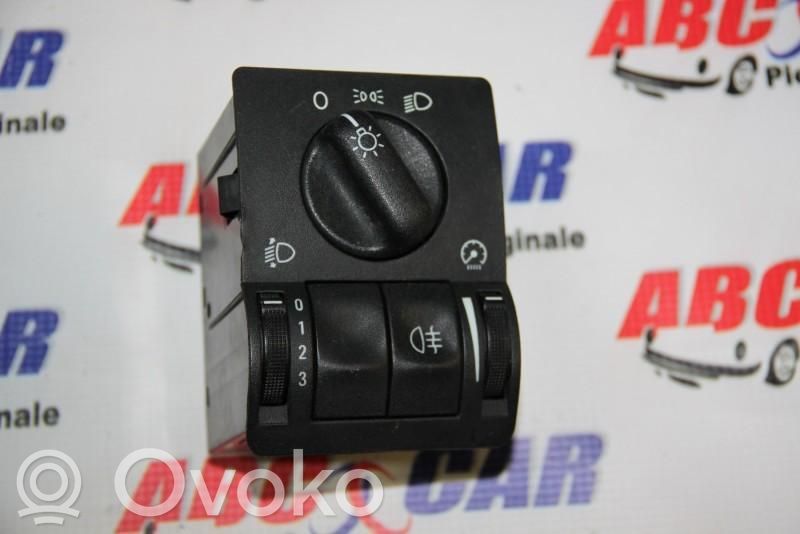 Light switch   9180774,09180764774