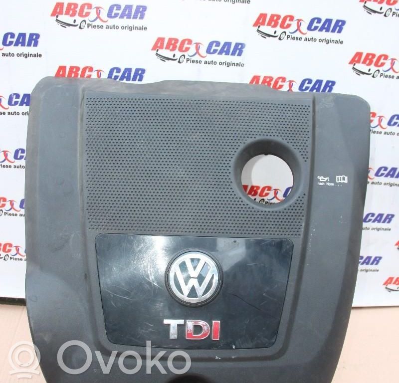 Volkswagen Golf IV Variklio dangčio apdaila 