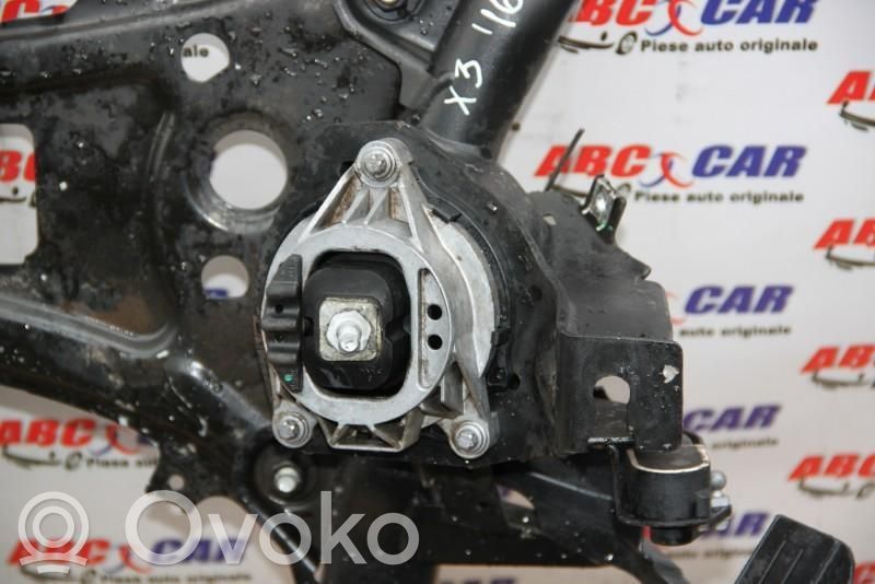 Engine mount bracket   686848902